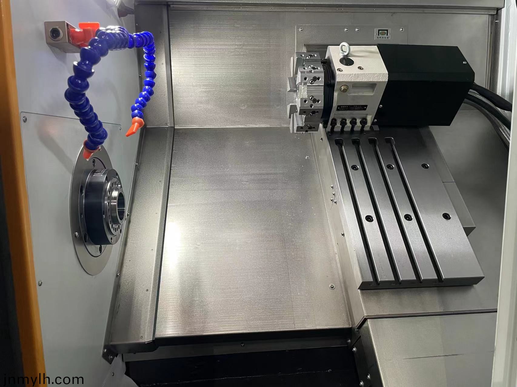 排刀+刀(dao)墖(ta)斜身(shen)數(shù)控車(chē)牀