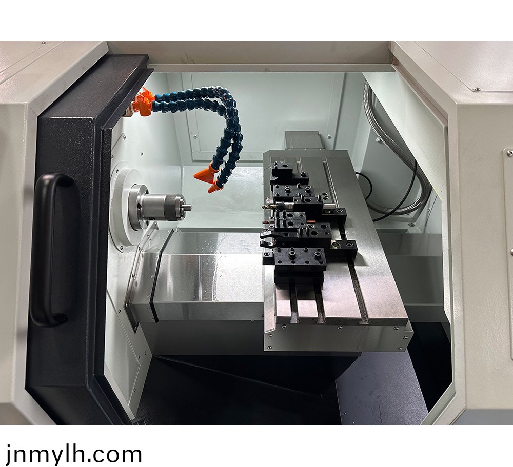 K28高速排刀(dao)數(shu)控(kong)車(che)牀(chuang)